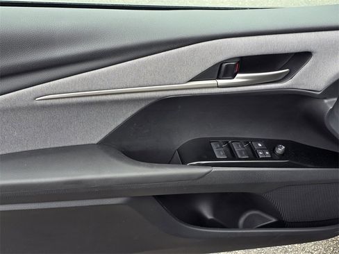 Used 2025 Toyota Camry LE image 14