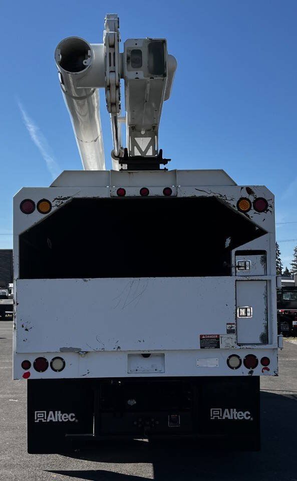 Used 2013 Ford F750 2WD Regular Cab Super Duty image 6