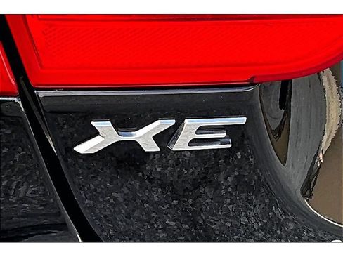 Used 2018 Jaguar XE Premium AWD/4WD image 39