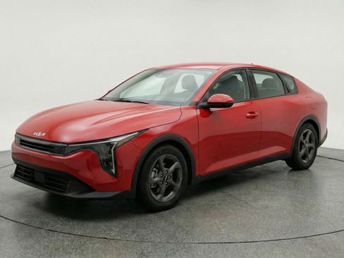 Used 2025 Kia K4 FWD image 3