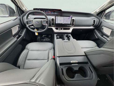 New 2026 Ford Expedition Active RWD image 11
