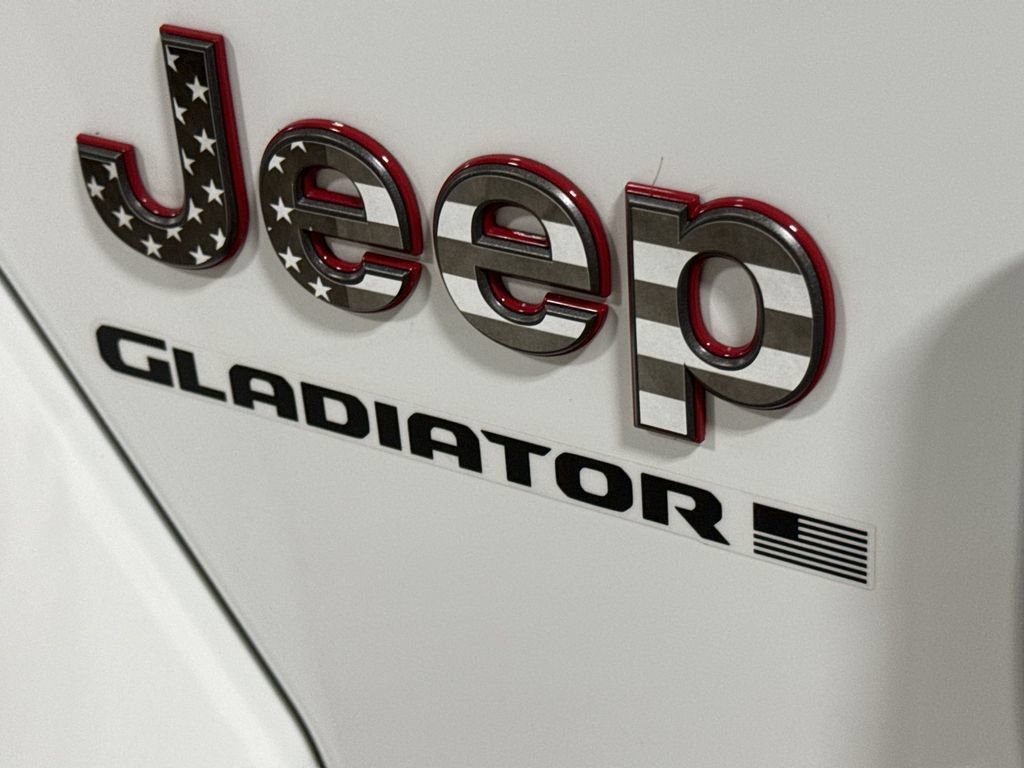 Used 2023 Jeep Gladiator Rubicon w/ LED Lighting Group AWD/4WD image 26