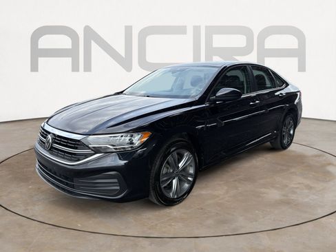 Certified 2024 Volkswagen Jetta SE FWD image 6