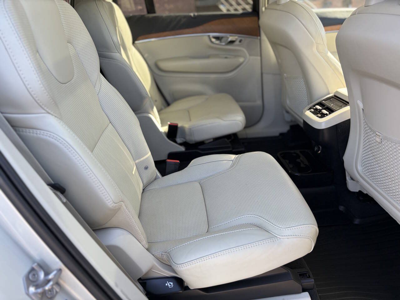 Used 2020 Volvo XC90 T6 Inscription w/ Protection Package AWD/4WD image 16