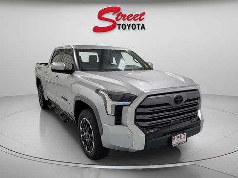 Certified 2025 Toyota Tundra Limited AWD/4WD image 5