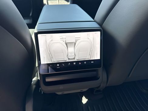 Used 2026 Tesla Model Y Long Range RWD image 13