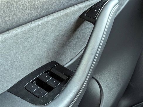 Used 2020 Tesla Model Y Performance image 31