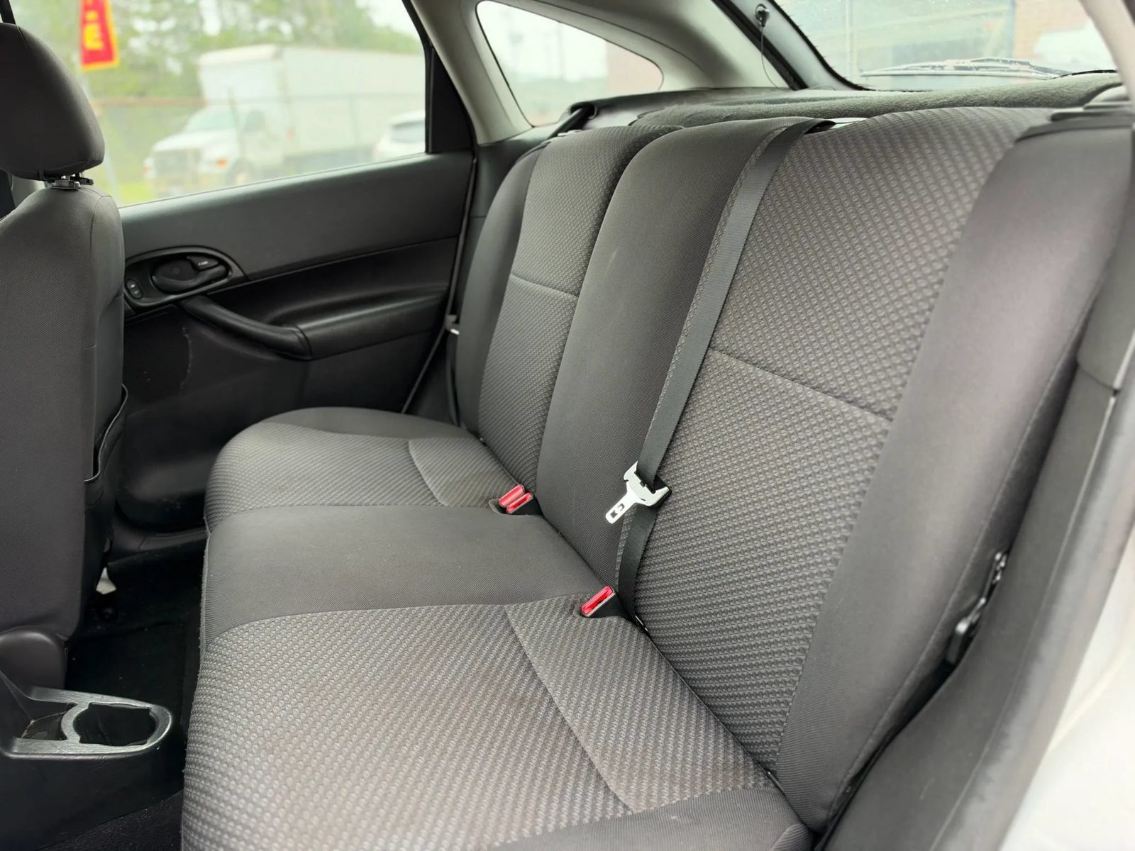 Used 2005 Ford Focus SES FWD image 13
