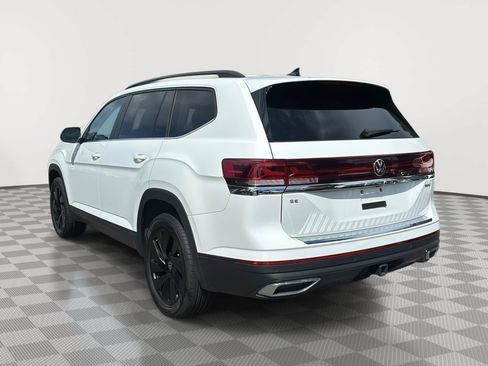 Used 2024 Volkswagen Atlas SE AWD/4WD image 7