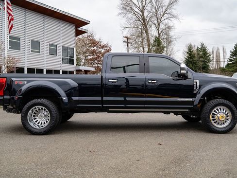 Used 2021 Ford F450 Platinum w/ FX4 Off-Road Package image 4