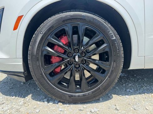 Certified 2023 Cadillac XT6 Sport w/ LPO, Onyx Lite Package AWD/4WD image 15
