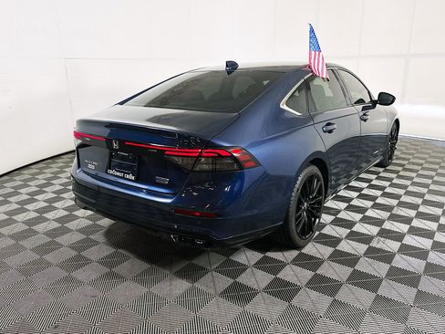 Used 2023 Honda Accord Touring image 3