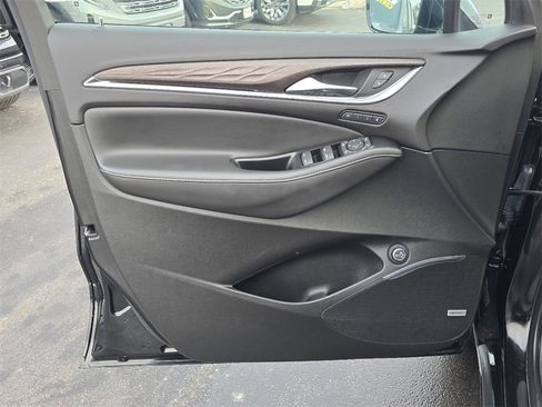 Certified 2023 Buick Enclave Avenir w/ Avenir Technology Package image 11