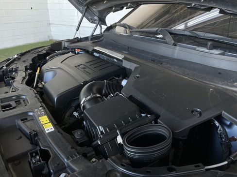 Used 2021 Land Rover Discovery Sport SE image 6