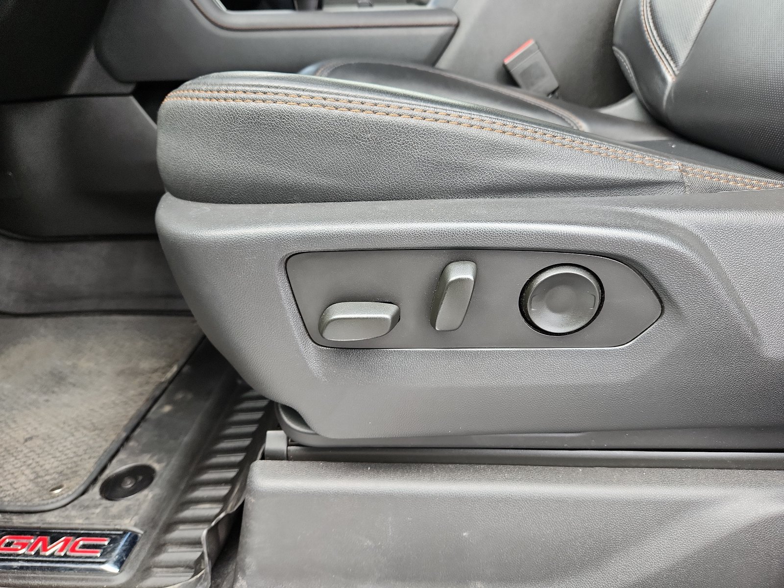Used 2023 GMC Sierra 1500 AT4 w/ AT4 Preferred Package AWD/4WD image 15
