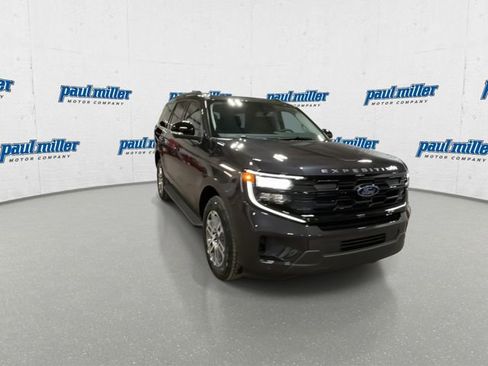 New 2025 Ford Expedition Active AWD/4WD image 3