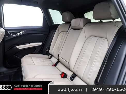 Used 2022 Audi Q4 e-tron Prestige image 9