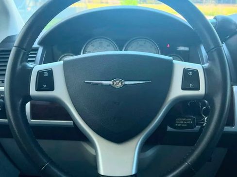 Used 2010 Chrysler Town & Country Touring Plus w/ Safetytec Group FWD image 28