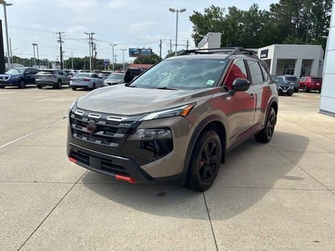 Used 2025 Nissan Rogue SV w/ Rock Creek Premium Package AWD/4WD image 3