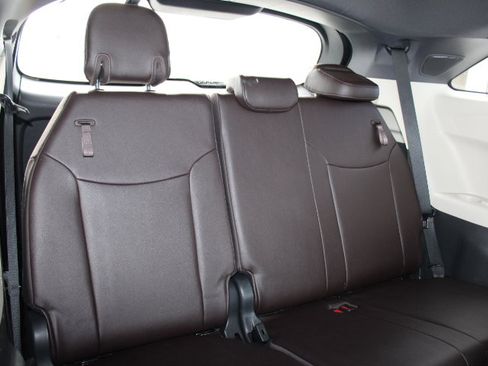 Certified 2023 Toyota Sienna Platinum image 17