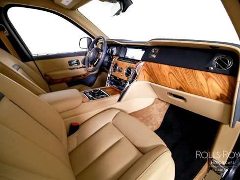 Used 2020 Rolls-Royce Cullinan AWD/4WD image 31