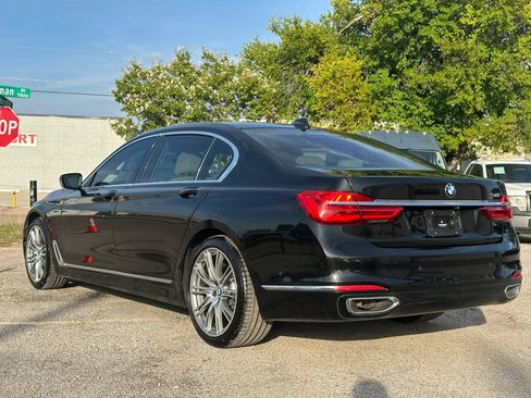 Used 2019 BMW 740i w/ Executive Package RWD image 4
