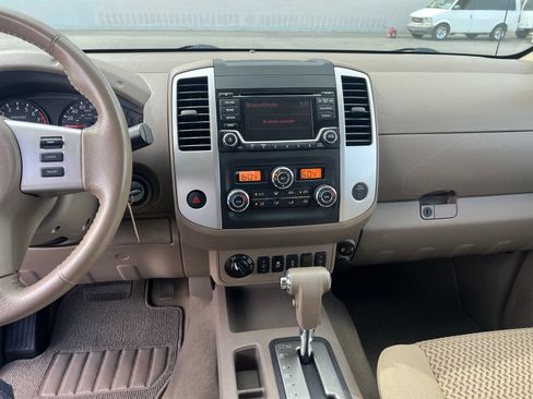 Used 2018 Nissan Frontier SV w/ Value Truck Package AWD/4WD image 15