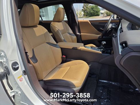 Used 2019 Lexus ES 350 w/ Accessory Package 2 FWD image 15