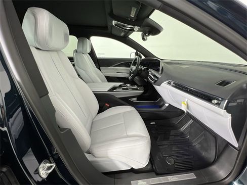 Certified 2025 Cadillac Lyriq Luxury image 29
