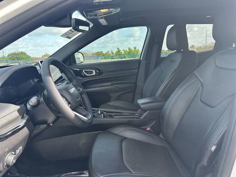 Used 2025 Jeep Compass Limited w/ High Altitude Package AWD/4WD image 23