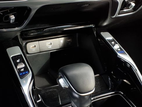 Used 2023 Kia Sorento SX Prestige image 25