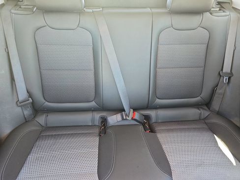 Used 2025 Chevrolet Trax LT w/ LT Convenience Package FWD image 12