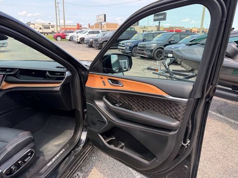 Used 2023 Jeep Grand Cherokee Summit AWD/4WD image 27