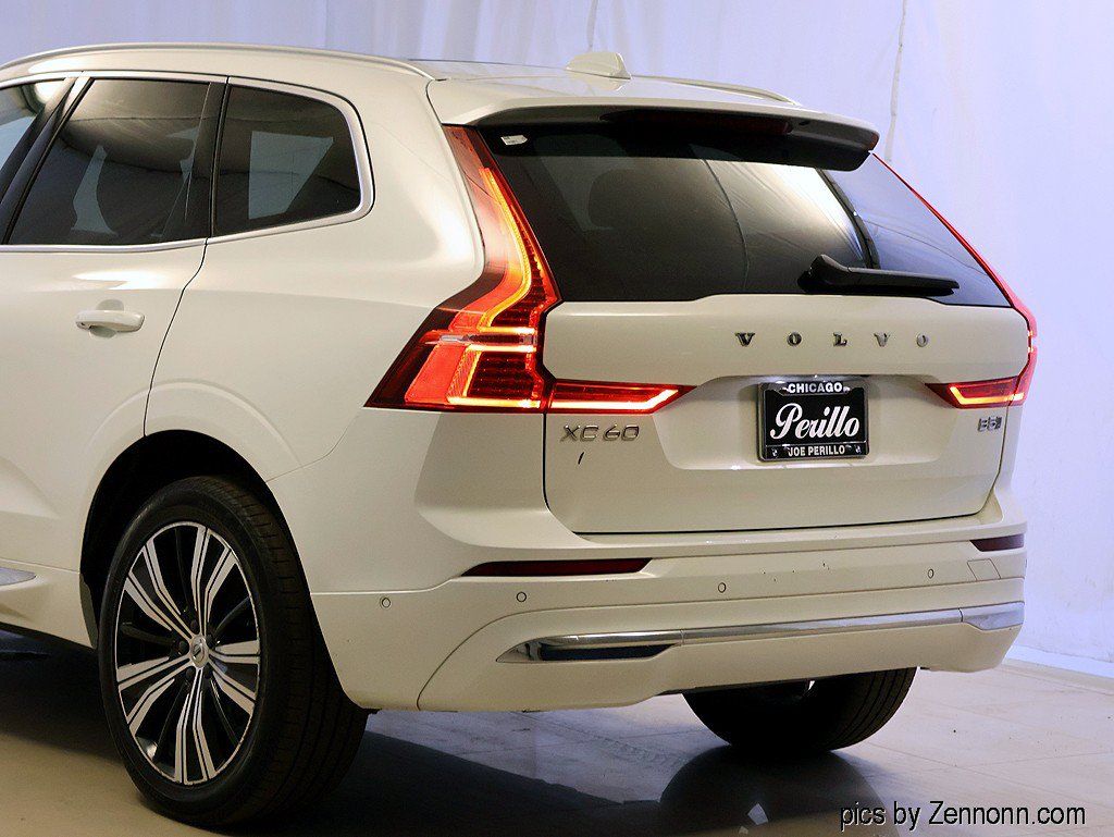 Used 2023 Volvo XC60 B5 Plus w/ Climate Package AWD/4WD image 4