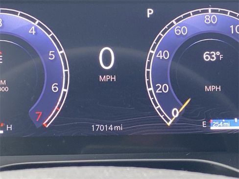 Used 2024 Jeep Grand Cherokee Laredo image 17