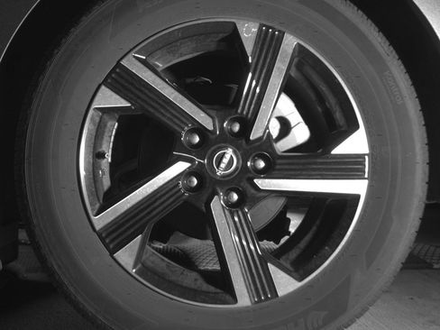 Used 2025 Nissan Sentra SV FWD image 14