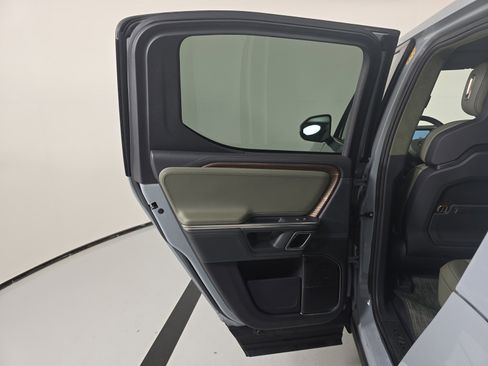 Used 2023 Rivian R1T Adventure image 17