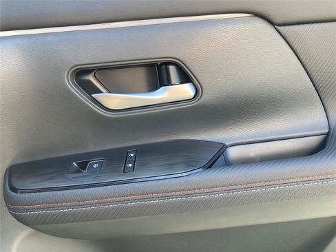 New 2026 Nissan Kicks SR image 32