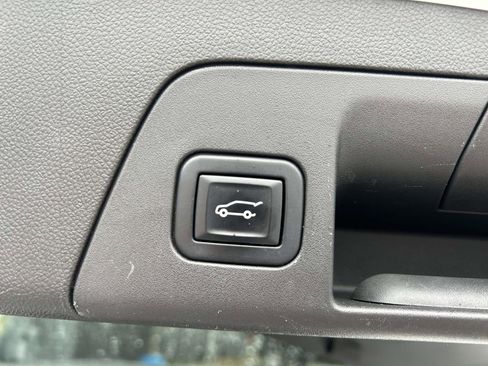 Used 2022 Buick Envision Avenir w/ Technology Package II image 18