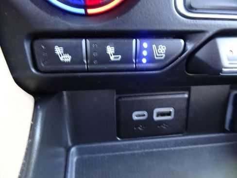 Used 2023 Chevrolet Tahoe Premier AWD/4WD image 29