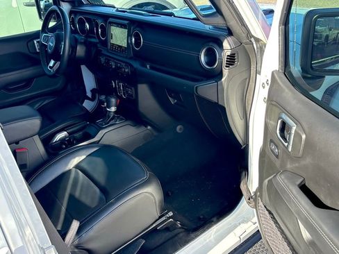 Used 2022 Jeep Wrangler Unlimited Sahara image 26