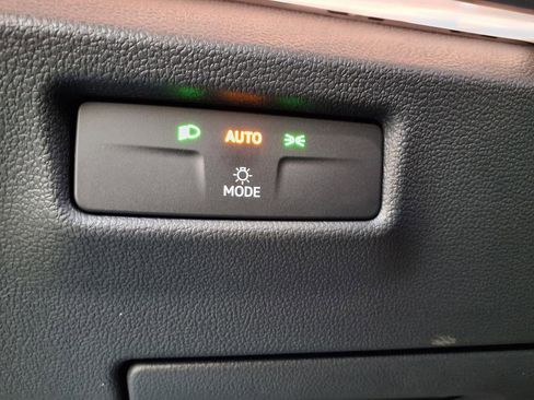 New 2026 Volkswagen Tiguan SE image 50