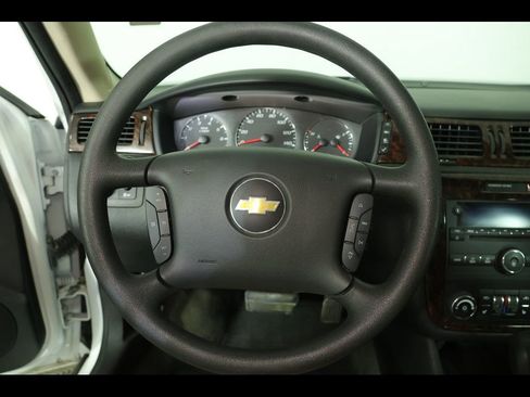 Used 2016 Chevrolet Impala LTZ image 17