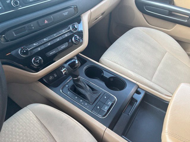 Used 2016 Kia Sedona LX w/ LX Convenience Package FWD image 16