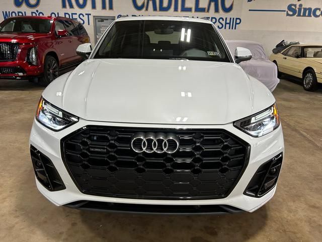 Used 2025 Audi Q5 2.0T Premium w/ Convenience Plus Package AWD/4WD image 8