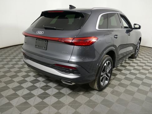 Certified 2025 Audi Q5 2.0T Premium Plus w/ Premium Plus image 3