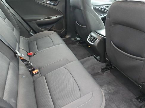 Used 2018 Chevrolet Malibu LT image 13