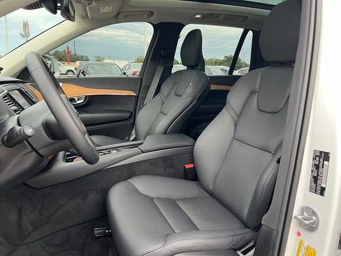 Certified 2023 Volvo XC90 B5 Plus w/ Protection Package AWD/4WD image 11