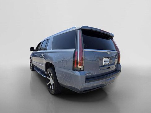 Used 2016 Cadillac Escalade ESV Luxury AWD/4WD image 3