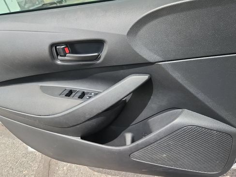 Used 2025 Toyota Corolla LE FWD image 8